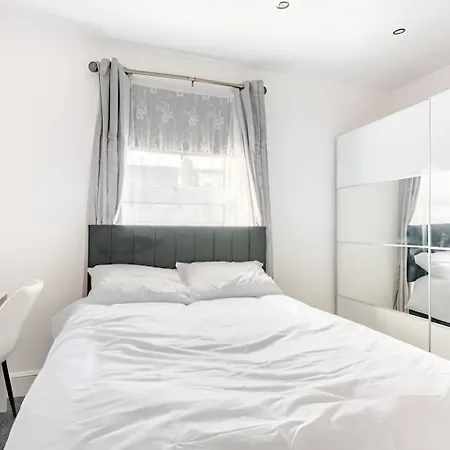 Burley Guest house *