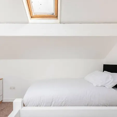 Burley Guest house *