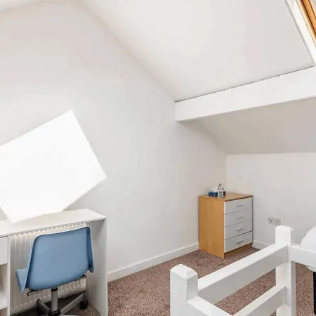 Burley Guest house *